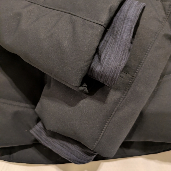 Obermeyer Women's Black Winter/Ski Jacket with Detachable Faux Fur Hood - Picture 3 of 16